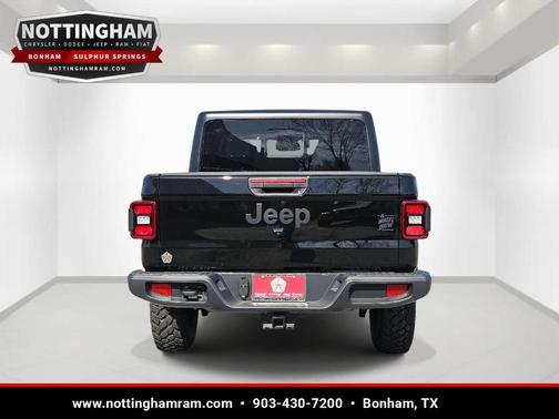 Black Clearcoat 2026 Jeep Gladiator Sport