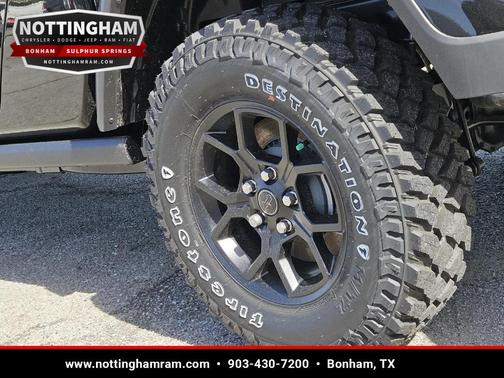 Black Clearcoat 2026 Jeep Gladiator Sport