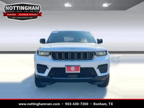 Bright White Clearcoat 2025 Jeep Grand Cherokee Laredo X