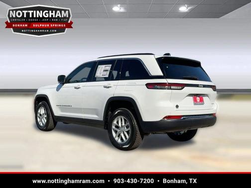 Bright White Clearcoat 2025 Jeep Grand Cherokee Laredo X