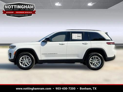 Bright White Clearcoat 2025 Jeep Grand Cherokee Laredo X