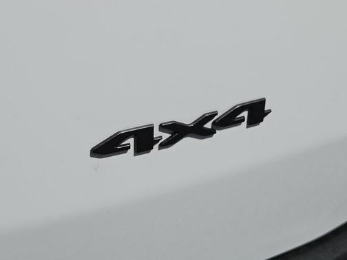 Bright White Clearcoat 2026 Jeep Cherokee LAREDO/LIMITED