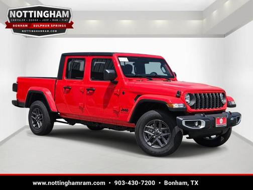 Firecracker Red Clearcoat 2025 Jeep Gladiator Sport