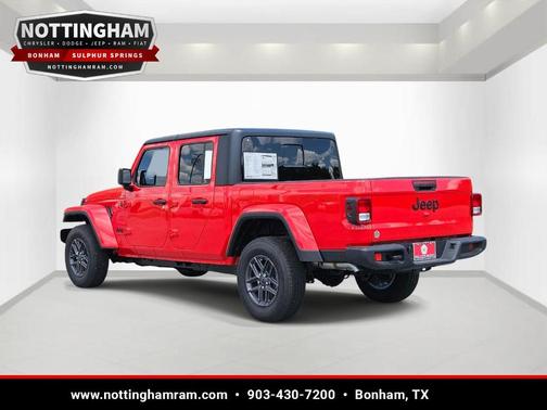 Firecracker Red Clearcoat 2025 Jeep Gladiator Sport