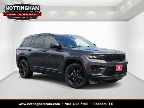 Metallic 2023 Jeep Grand Cherokee Altitude