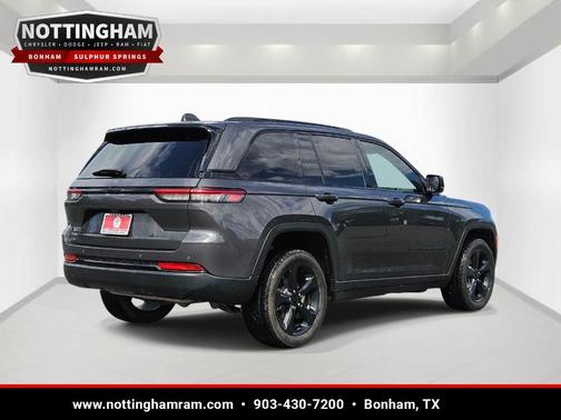 Metallic 2023 Jeep Grand Cherokee Altitude