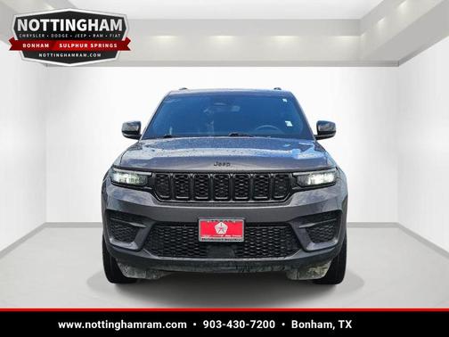 Metallic 2023 Jeep Grand Cherokee Altitude