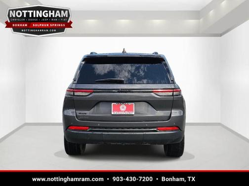 Metallic 2023 Jeep Grand Cherokee Altitude