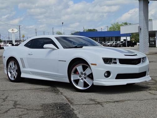 Summit White 2011 Chevrolet Camaro 2SS