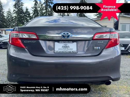 Gray 2012 Toyota Camry Hybrid XLE