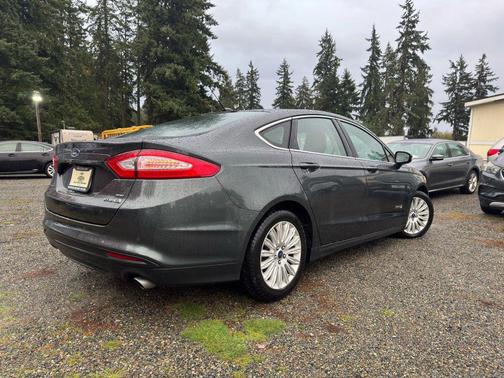 2015 Ford Fusion Hybrid SE