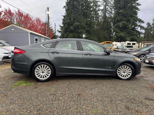 2015 Ford Fusion Hybrid SE