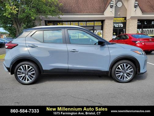 2022 Nissan Kicks SV