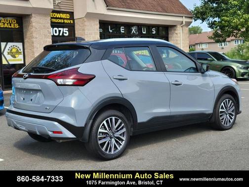 2022 Nissan Kicks SV