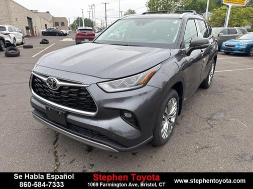 2025 Toyota Highlander Hybrid Platinum