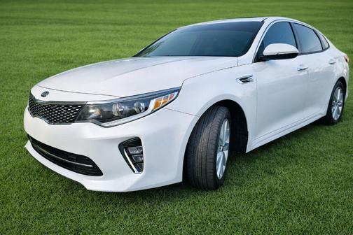 Snow White Pearl 2018 Kia Optima LX