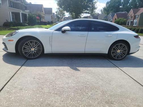 2018 Porsche Panamera Base