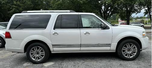 2010 Lincoln Navigator L