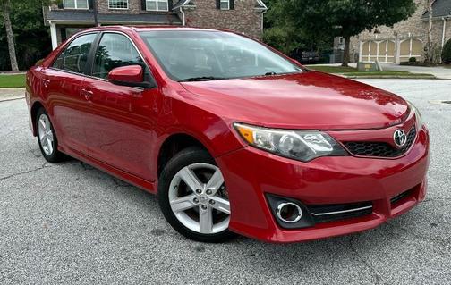 Barcelona Red Metallic 2014 Toyota Camry SE