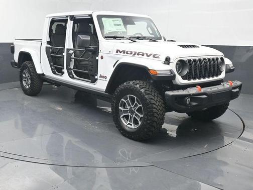 Bright White Clearcoat 2026 Jeep Gladiator Mojave X 4x4