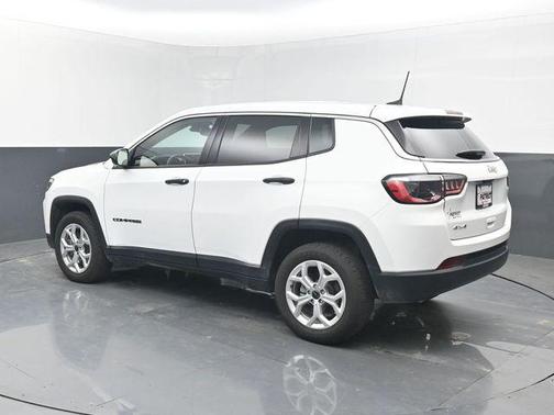 Bright White Clearcoat 2025 Jeep Compass Sport