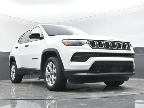 Bright White Clearcoat 2025 Jeep Compass Sport
