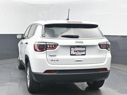 Bright White Clearcoat 2025 Jeep Compass Sport