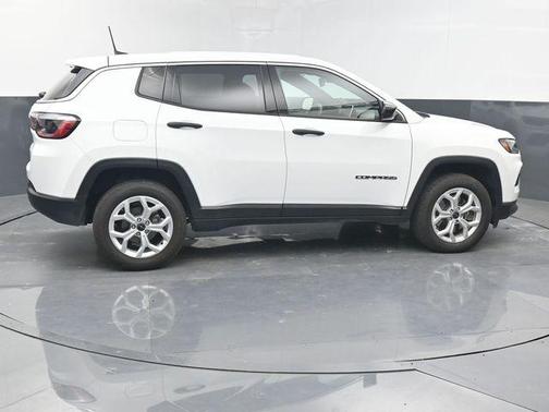 Bright White Clearcoat 2025 Jeep Compass Sport