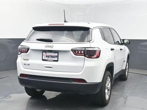 Bright White Clearcoat 2025 Jeep Compass Sport