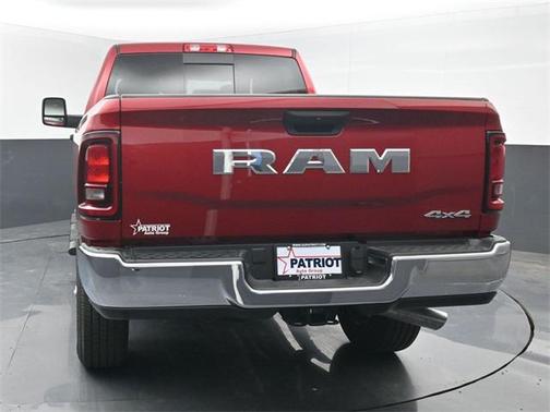 2026 RAM 2500 Tradesman Crew Cab 4x4 6'4' Box