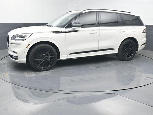 Pristine White Metallic Tri-Coat 2022 Lincoln Aviator Reserve AWD