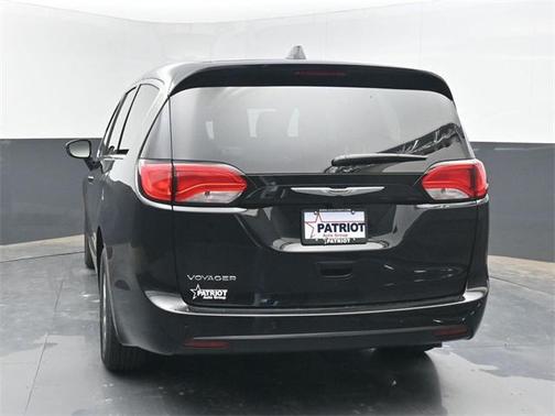 2026 Chrysler Voyager LX