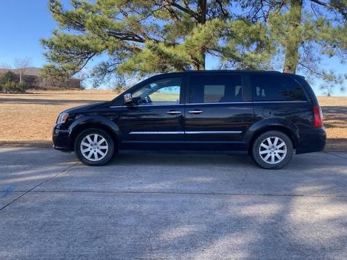 2012 Chrysler Town & Country Touring-L