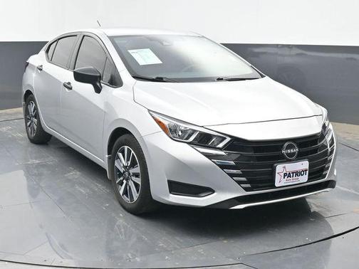 Brilliant Silver Metallic 2024 Nissan Versa 1.6 S
