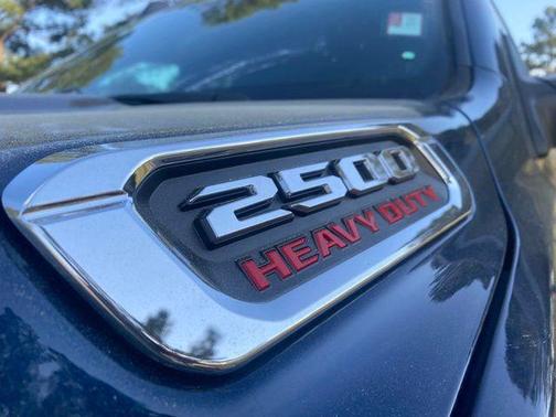 2021 RAM 2500 Tradesman Crew Cab 4x4 6'4' Box