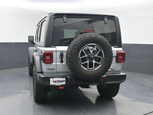 Silver Zynith Clearcoat 2024 Jeep Wrangler Rubicon