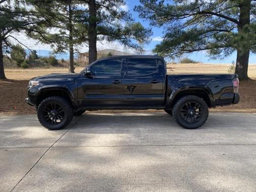 2017 Toyota Tacoma TRD Sport