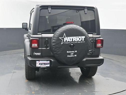Granite Crystal Metallic Clearcoat 2026 Jeep Wrangler Sport S