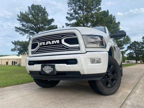 Bright White Clearcoat 2018 RAM 2500 Laramie Crew Cab 4x4 6'4' Box