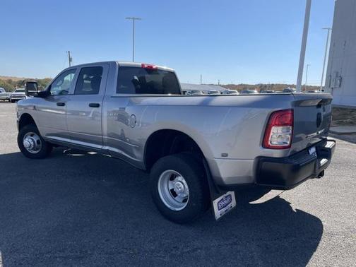 2024 RAM 3500 Tradesman Crew Cab 4x4 8' Box