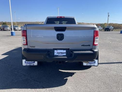 2024 RAM 3500 Tradesman Crew Cab 4x4 8' Box