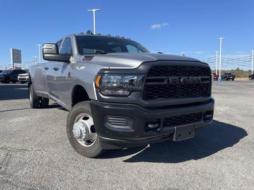 2024 RAM 3500 Tradesman Crew Cab 4x4 8' Box