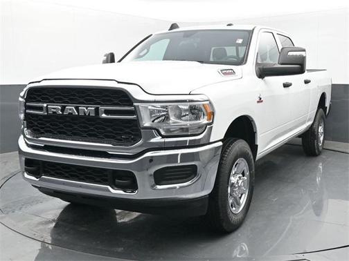 2024 RAM 2500 Tradesman Crew Cab 4x4 6'4' Box