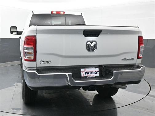 2024 RAM 2500 Tradesman Crew Cab 4x4 6'4' Box