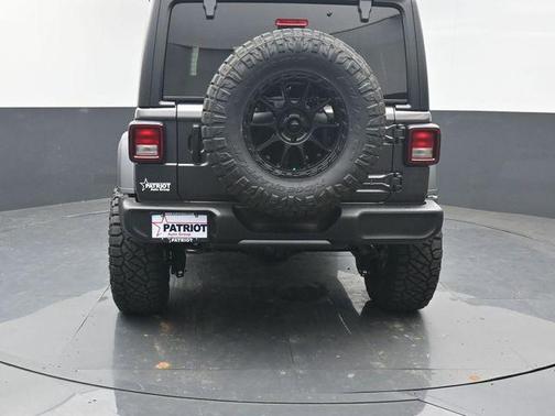 Granite Crystal Metallic Clearcoat 2026 Jeep Wrangler Sport S