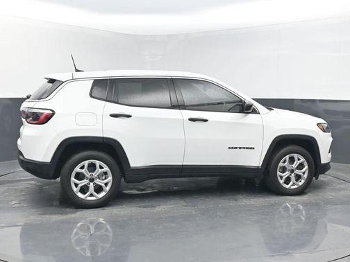 Bright White Clearcoat 2025 Jeep Compass Sport