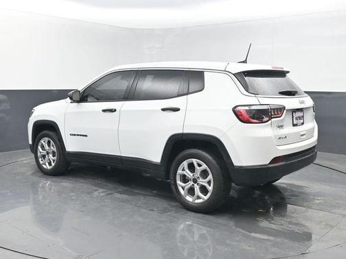 Bright White Clearcoat 2025 Jeep Compass Sport