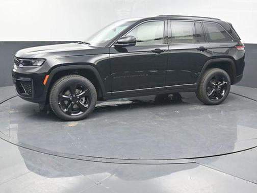 Diamond Black Crystal Pearlcoat 2026 Jeep Grand Cherokee Limited