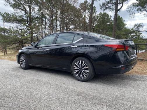 Super Black Clearcoat 2025 Nissan Altima 2.5 SV