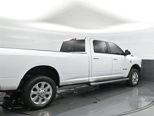 2022 RAM 3500 Big Horn Crew Cab 4x4 8' Box